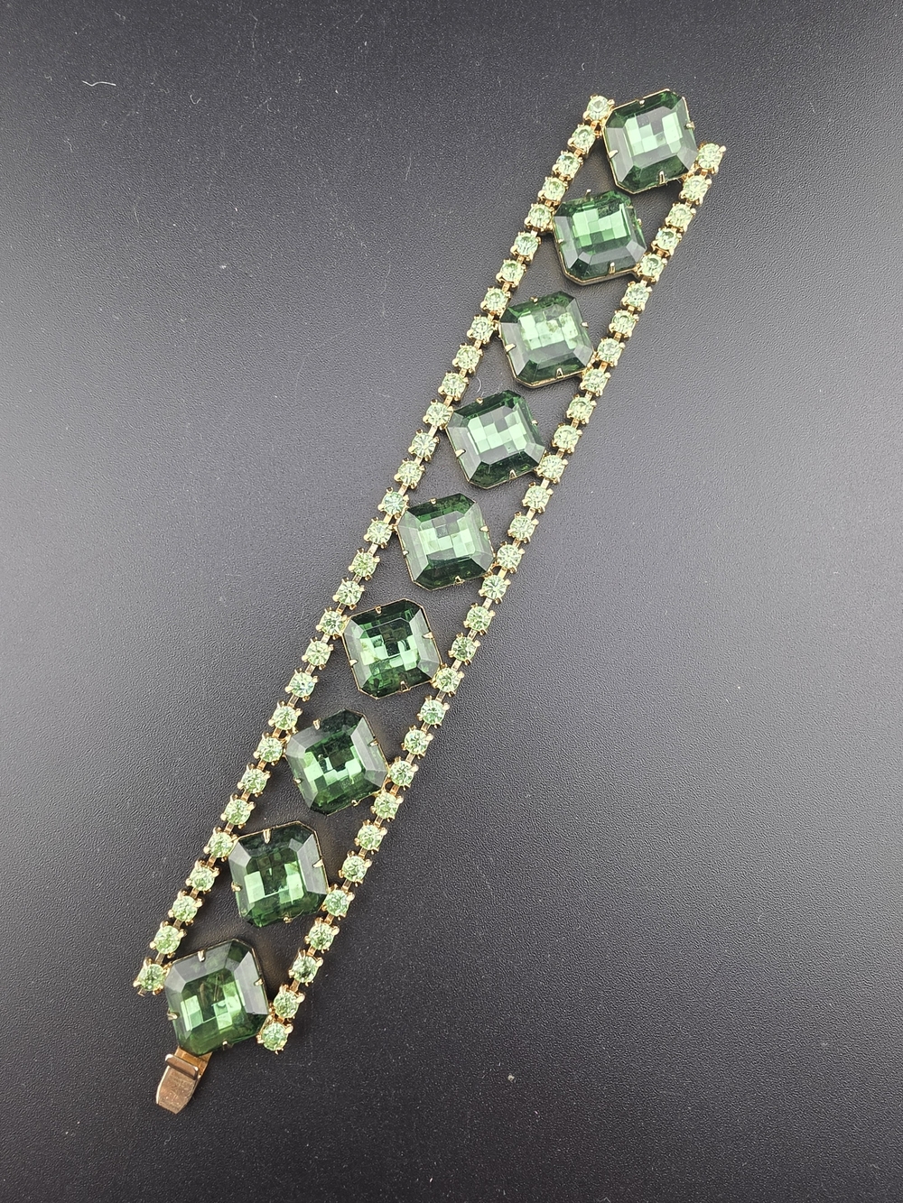Estate Chunky Emerald Green Rhinestone Crystal 7" Tennis Bracelet